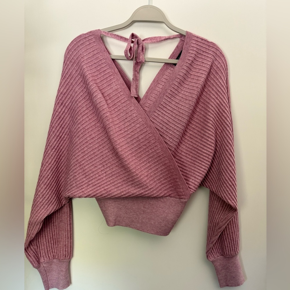 Pink V-Neck Cropped Sweater with Ribbed Texture